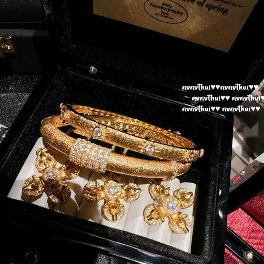 Elegant Gold-Plated Brushed Nebula Carved Bangle and Minimalist Zircon Gold-Plated Brushed Bracelet – Chic Modern Jewelry Set