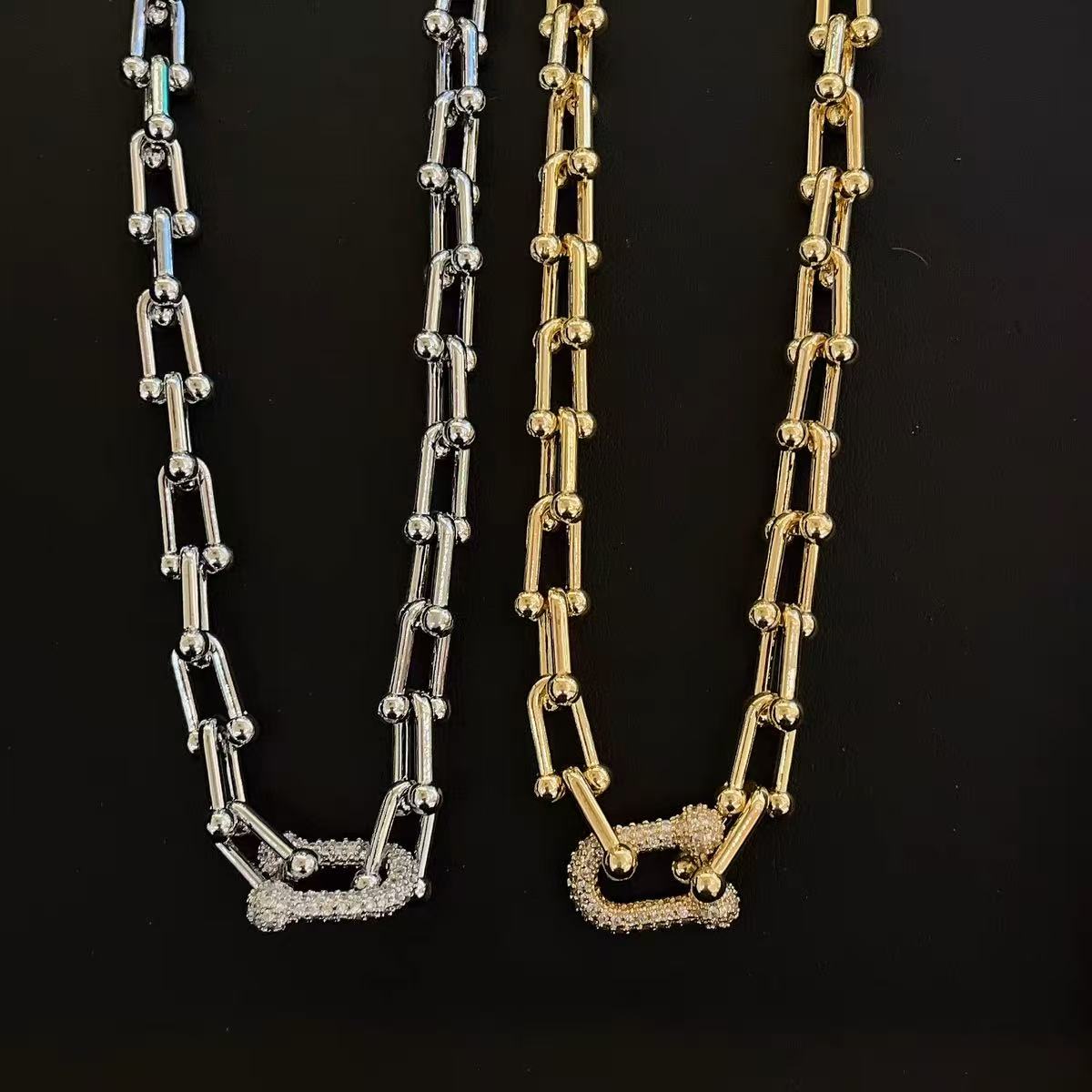 Light Luxury “Horseshoe Buckle” U-Shape Zircon Necklace – Chic Minimalist Designer Choker with Timeless Sophistication