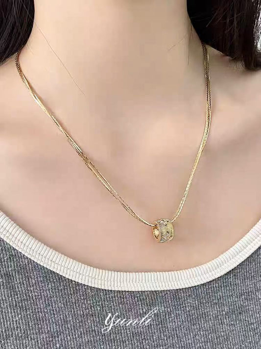 Double-Layer “Four-Leaf Clover” Zircon Pendant Necklace – Light Luxury Metal Chain with Elegant Minimalist Design