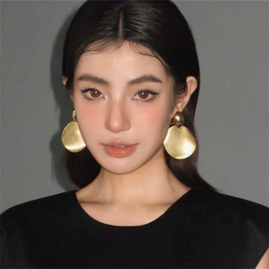 Chic Oversized Round Hoop Earrings for Women – Vintage Metal Statement Studs with Light Luxury Hong Kong Retro Style