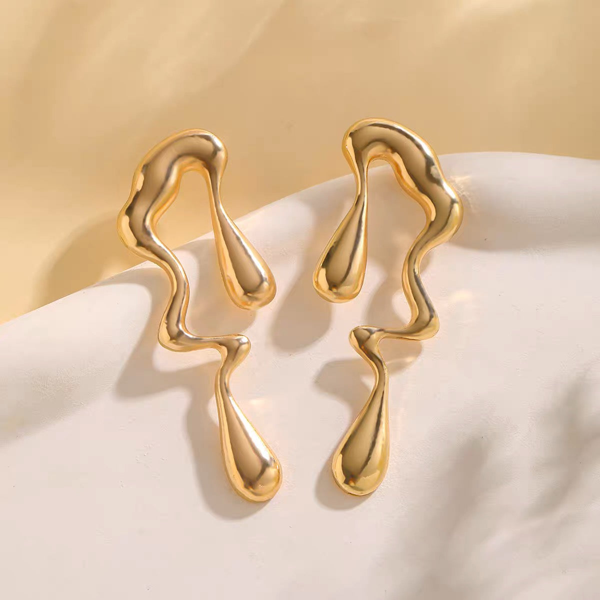 Chic Irregular Geometric Waterdrop Stud Earrings for Women – Unique Designer Style, Trendy Autumn Statement Jewelry