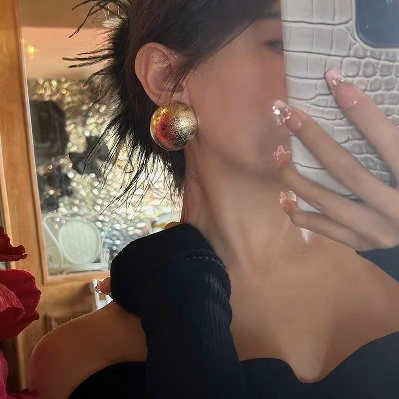 Elegant Matte Gold-Plated Oversized Hemisphere Earrings – Fashionable Bicolor K-Gold Statement Earrings for Women