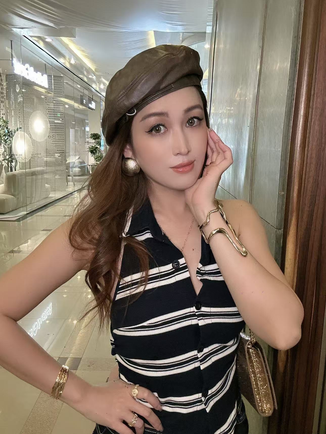 Elegant Matte Gold-Plated Oversized Hemisphere Earrings – Fashionable Bicolor K-Gold Statement Earrings for Women