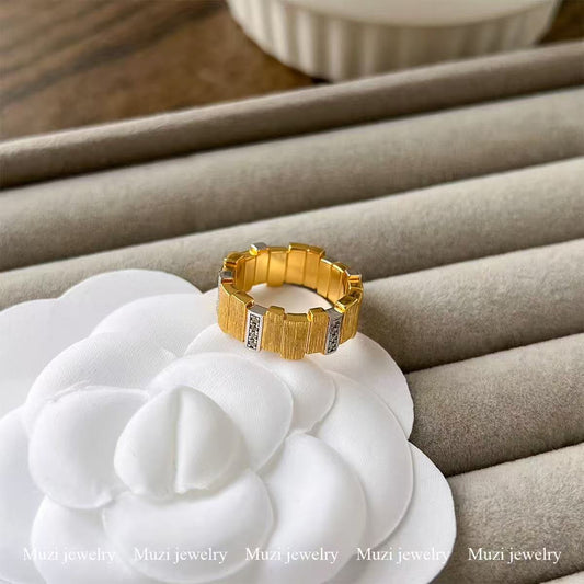 Elegant Brushed Gold Bar Ring with Sparkling Zircon – Minimalist Irregular Design, Retro-Inspired Light Luxury Jewelry