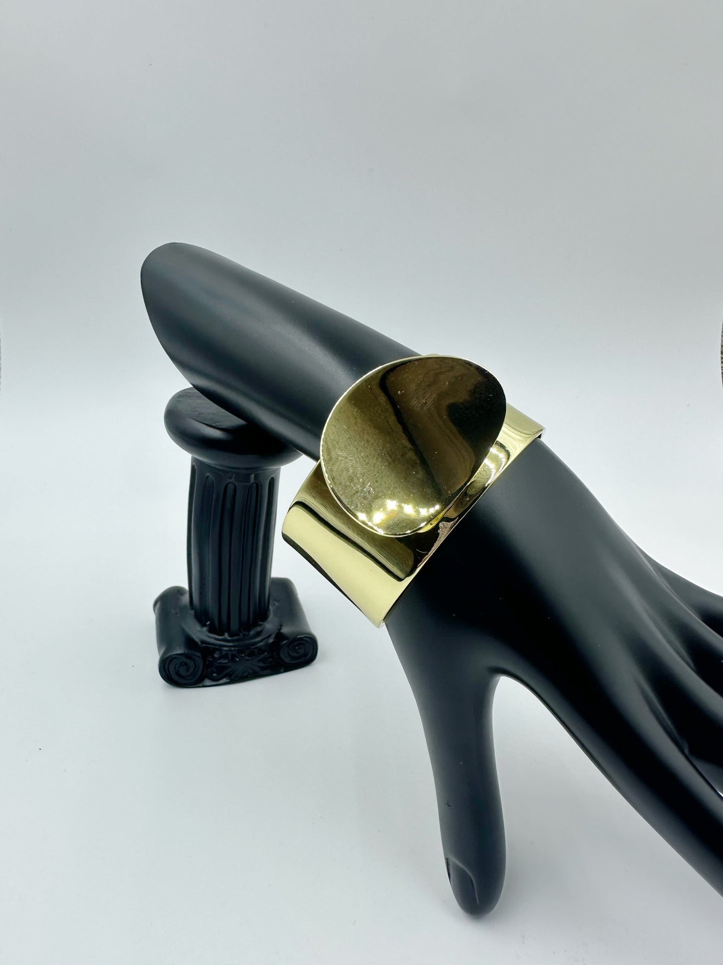 K-Gold Plated Open Bangle & Geometric Oval Ring – Sophisticated Light Luxury Jewelry Set, Bold Minimalist Design, Unique Statement Pieces