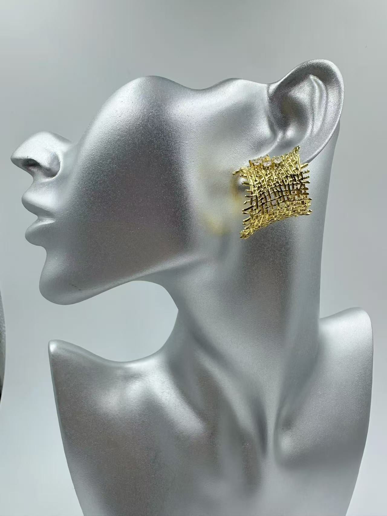 Hot 2025 Woven-Style Stud Earrings for Women – Trendy Hollow Mesh Design, Sparkling and Versatile Casual Fashion Jewelry