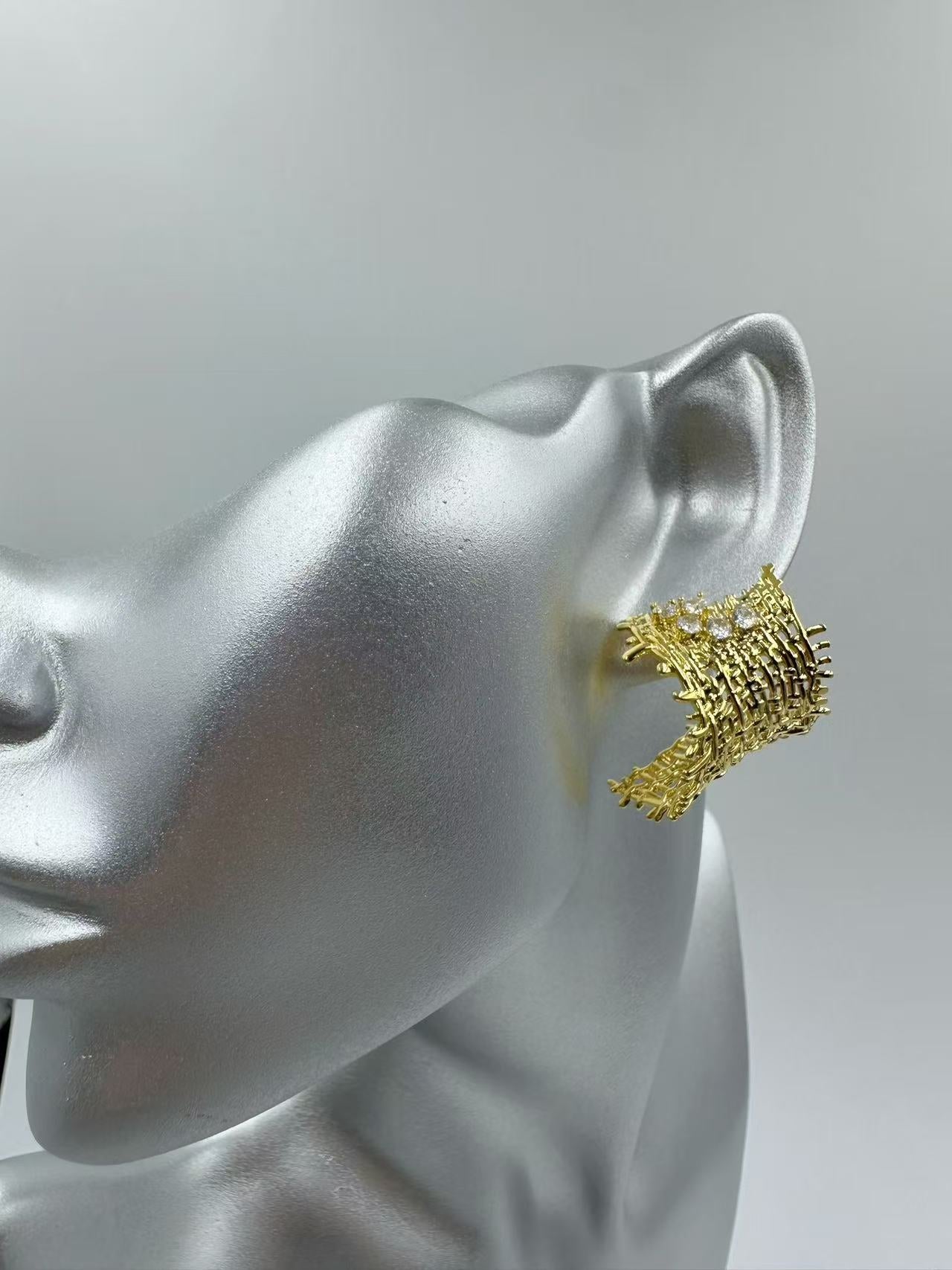 Hot 2025 Woven-Style Stud Earrings for Women – Trendy Hollow Mesh Design, Sparkling and Versatile Casual Fashion Jewelry