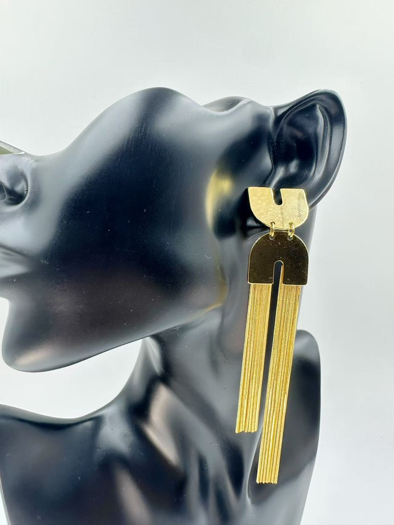 Elegant Vintage Long Tassel Earrings – 2025 New Light Luxury Designer Jewelry, Unique Statement Earrings for Women