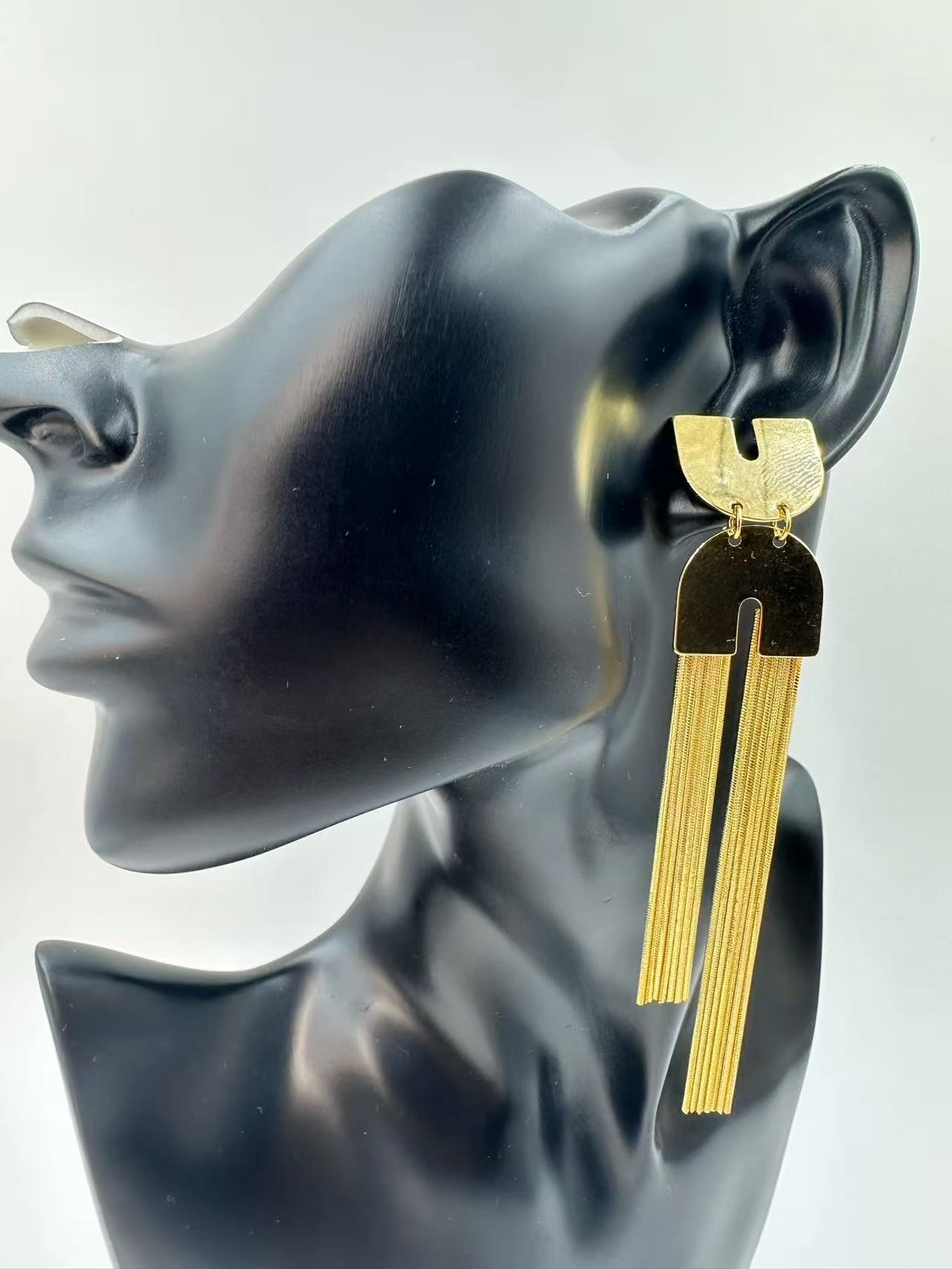 Elegant Vintage Long Tassel Earrings – 2025 New Light Luxury Designer Jewelry, Unique Statement Earrings for Women