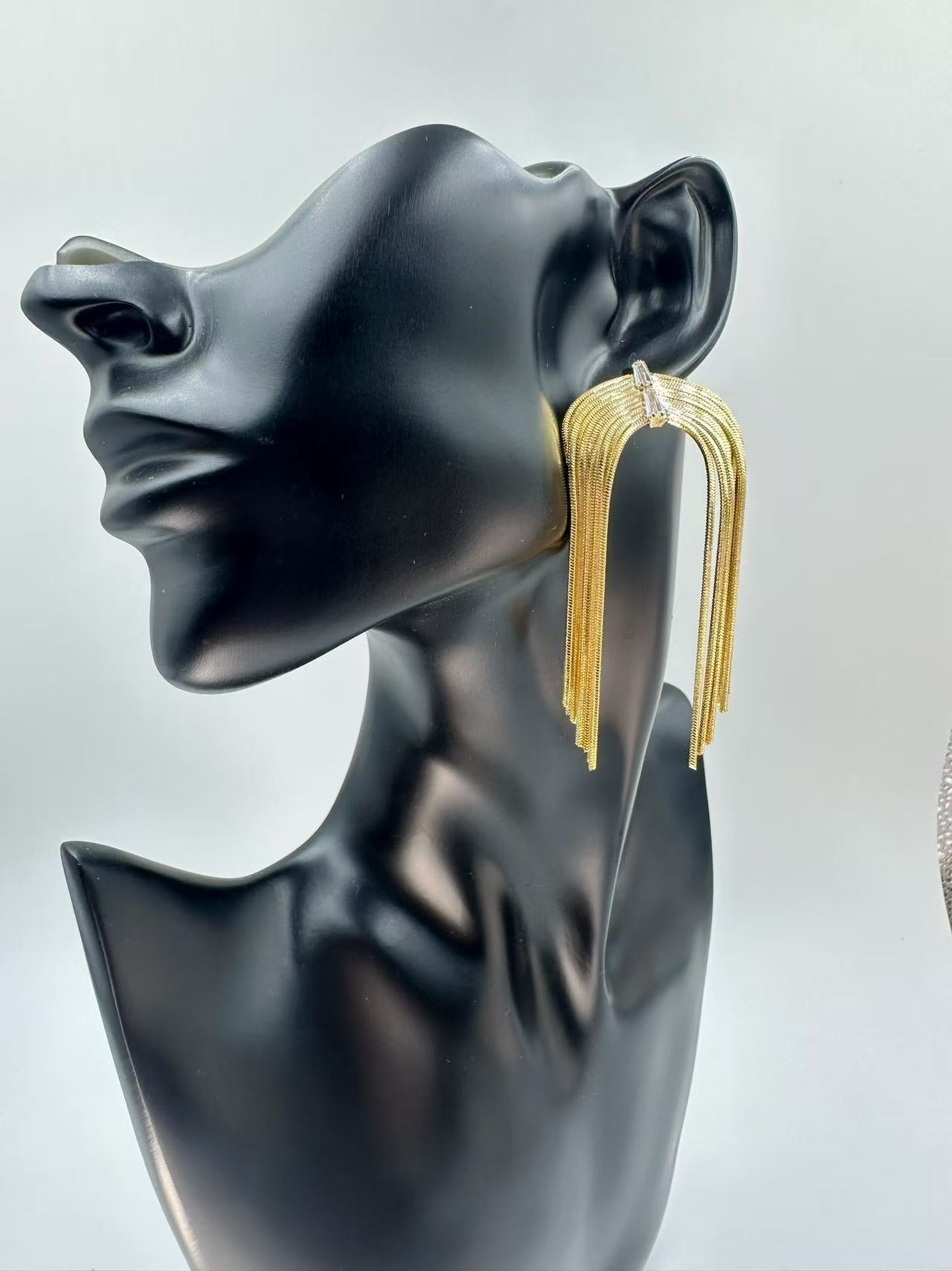 Elegant Bold Long Metal Chain Tassel Earrings – Sophisticated Minimalist Chic Statement Jewelry, Unique Designer Dangles for Women