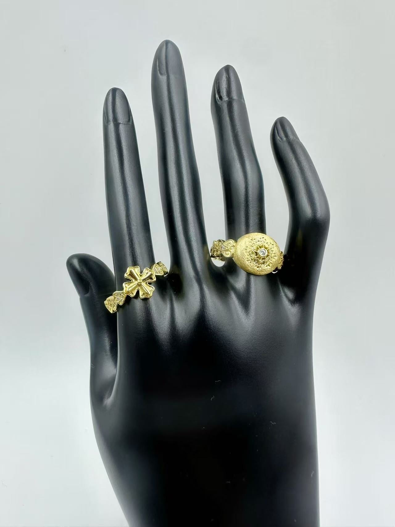 Italian Vintage-Inspired Gold Coin Ring – Brushed Hammered Finish, Sophisticated Light Luxury Designer Ring