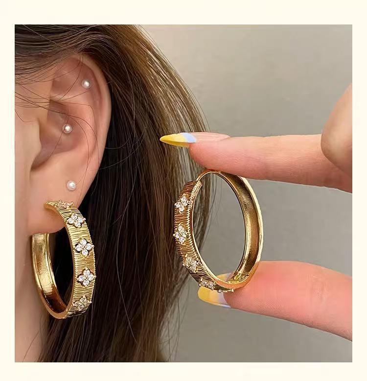 Fashionable Large Hoop Earrings with Delicate Micro Zircon Four-Leaf Clover – Elegant, Statement Light Luxury Jewelry for Women