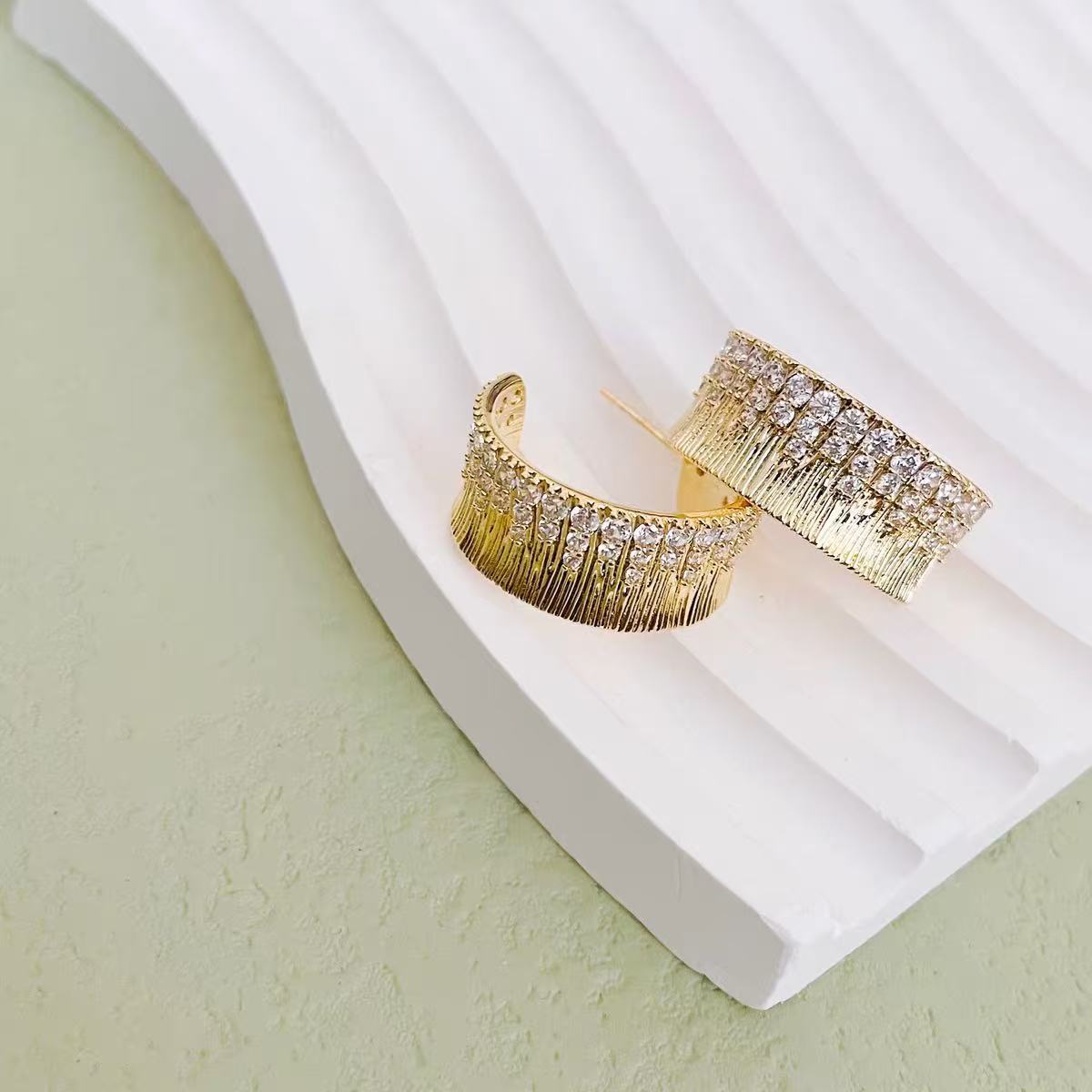 2025 New Brushed Metal C-Shaped Zircon Earrings – Sleek, Minimalist, and Sophisticated Design