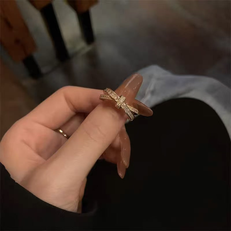 Elegant Ultra-Sparkling Micro Zircon Ring – INS Designer 2025 New Collection, Light Luxury Minimalist Statement Jewelry