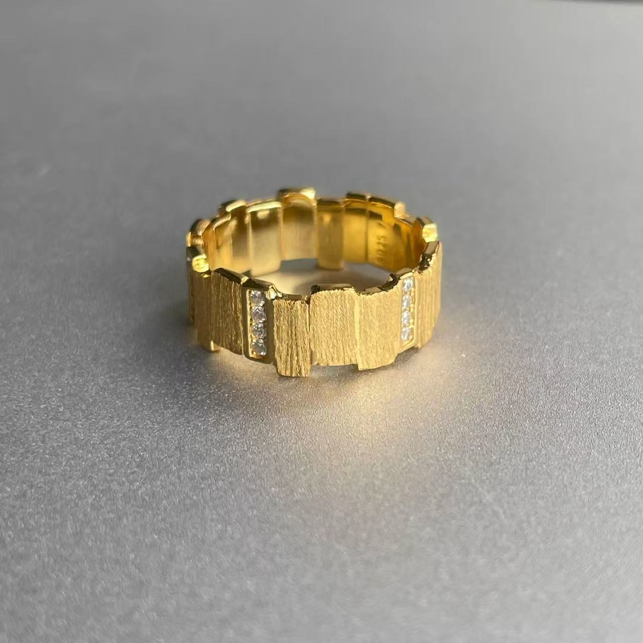 Elegant Brushed Gold Bar Ring with Sparkling Zircon – Minimalist Irregular Design, Retro-Inspired Light Luxury Jewelry