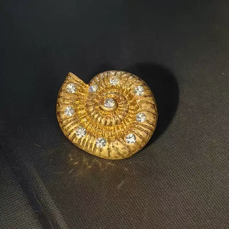 Elegant Vintage Seashell Stud Earrings – Gold-Plated Copper with 925 Sterling Silver Posts, Chic European Design