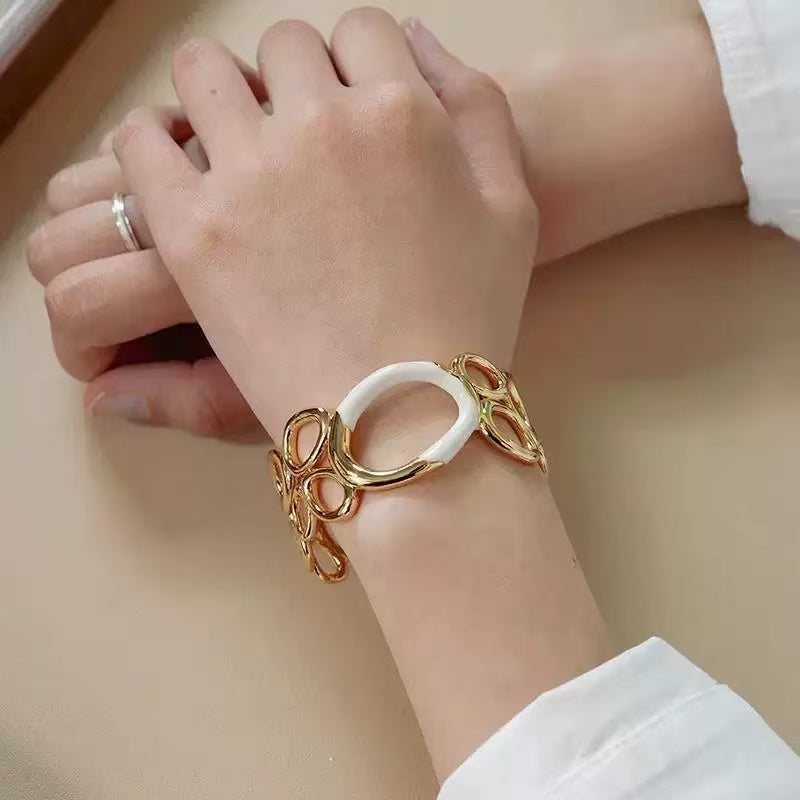 Elegant Hollow Round Ripple Open Bangle – Light Luxury Minimalist European Style, Enamel Drip Color-Block Design