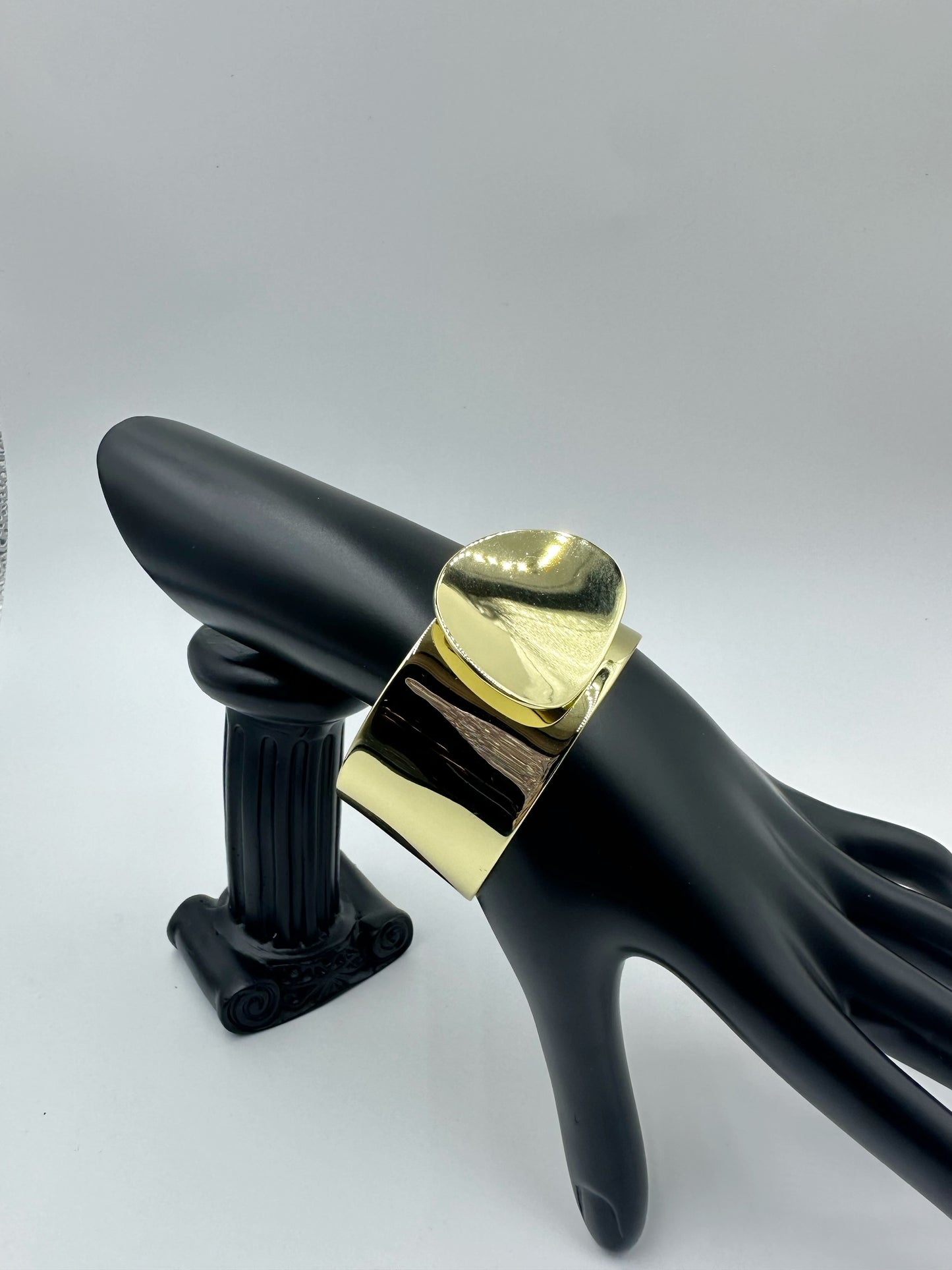 K-Gold Plated Open Bangle & Geometric Oval Ring – Sophisticated Light Luxury Jewelry Set, Bold Minimalist Design, Unique Statement Pieces