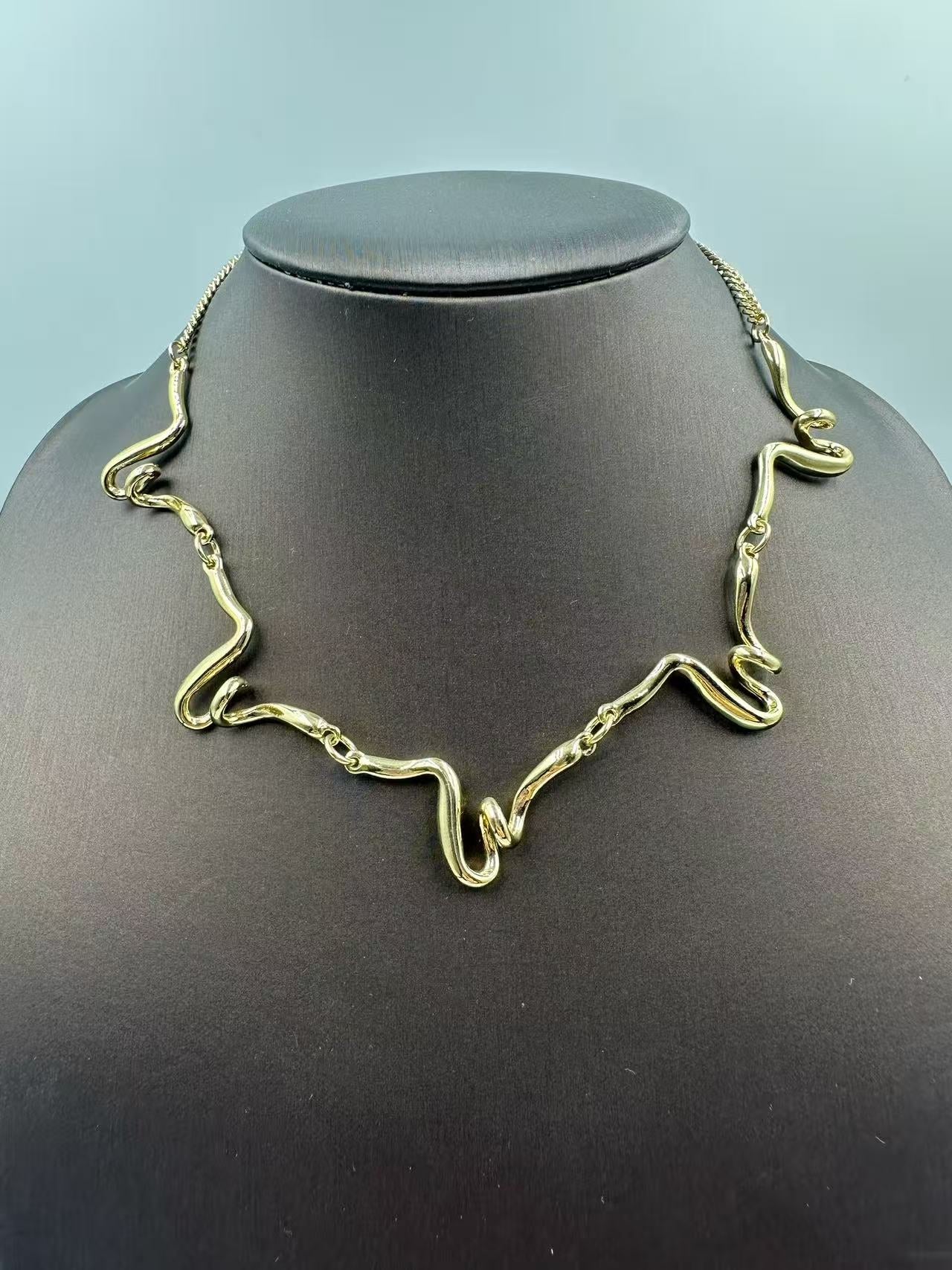 Elegant Irregular Line Necklace – Chic Collarbone Chain, Modern Edgy Designer Jewelry