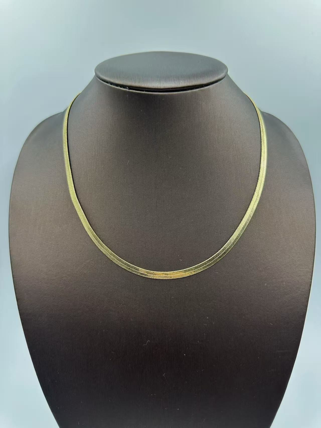 YOY Minimalist Snake Chain Necklace for Women – Stylish and Versatile Collarbone Jewelry, Perfect for Daily Wear