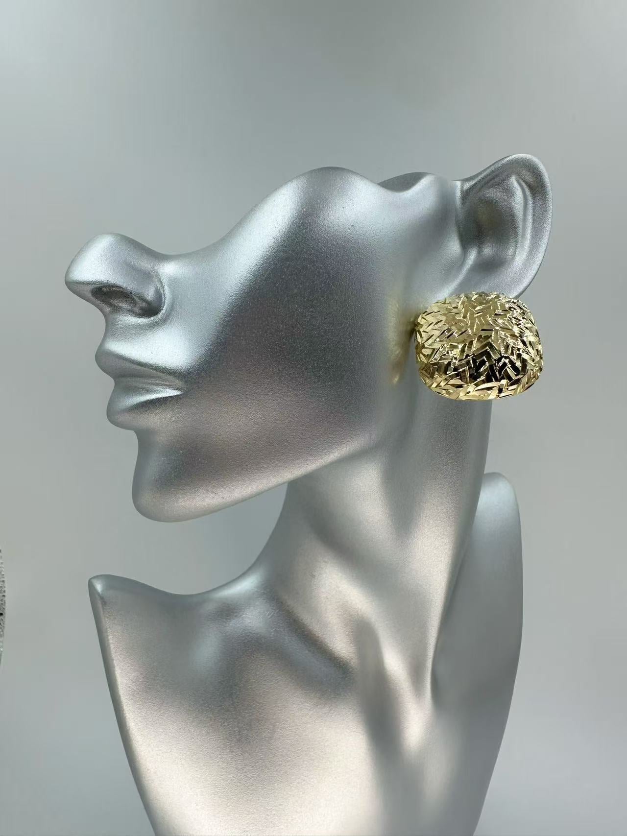 Geometric Square Gold Stud Earrings for Women – Ice-Cracked Design, Light Luxury, Bold and Unique Statement Jewelry