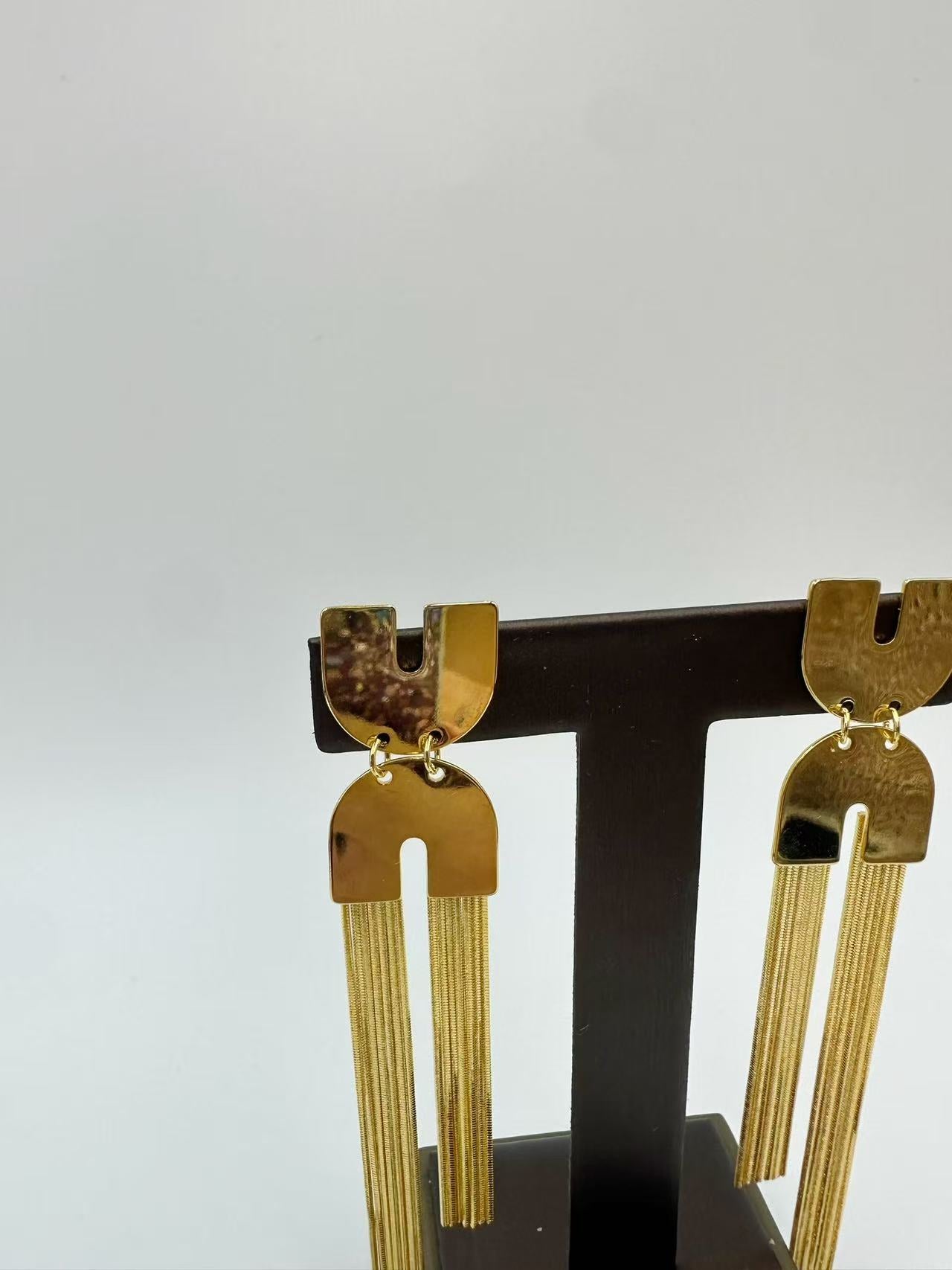 Elegant Vintage Long Tassel Earrings – 2025 New Light Luxury Designer Jewelry, Unique Statement Earrings for Women